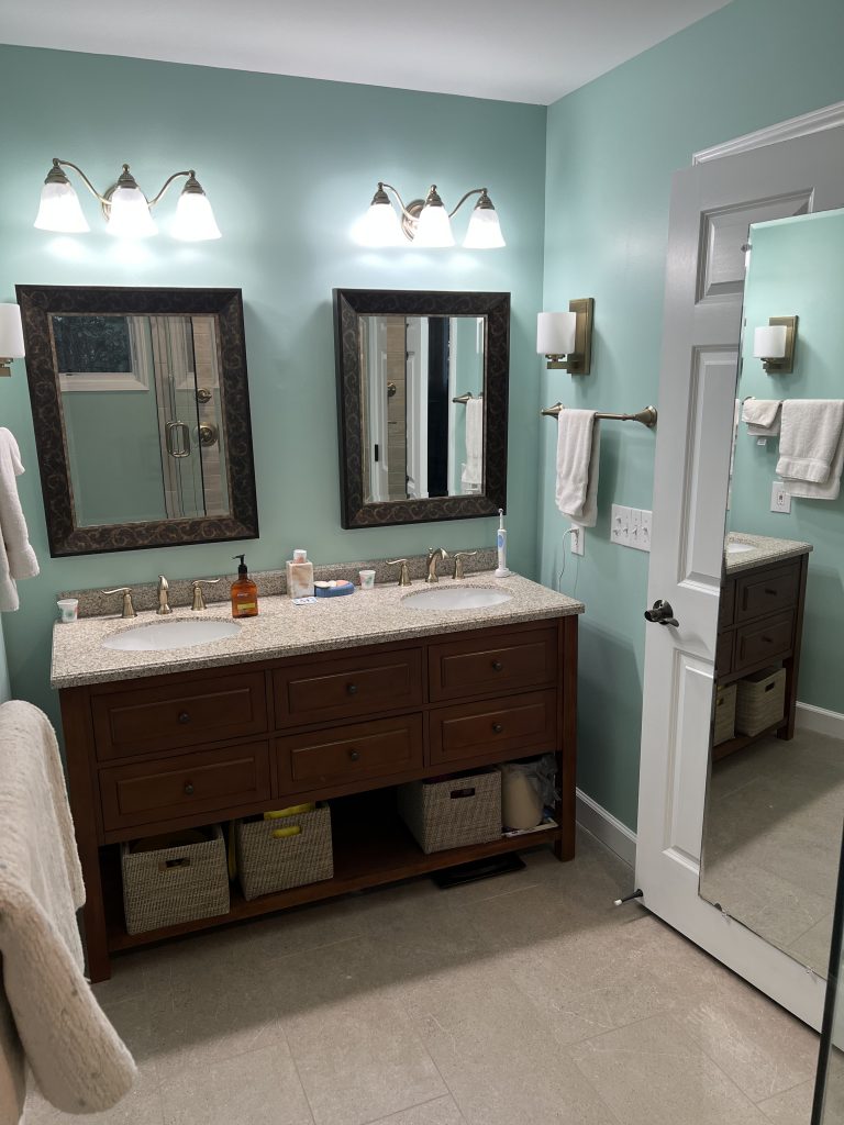 Double vanity with quartz countertops
